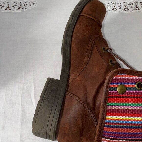 American Eagle Boho Fold-Over Combat Boots Women’s 8 Brown Faux Leather Aztec Wo - Picture 11 of 14